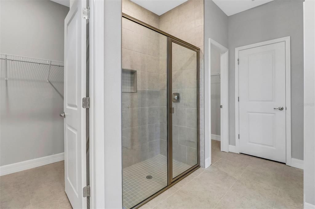 En Venta: $335,000 (4 camas, 3 baños, 2097 Pies cuadrados)