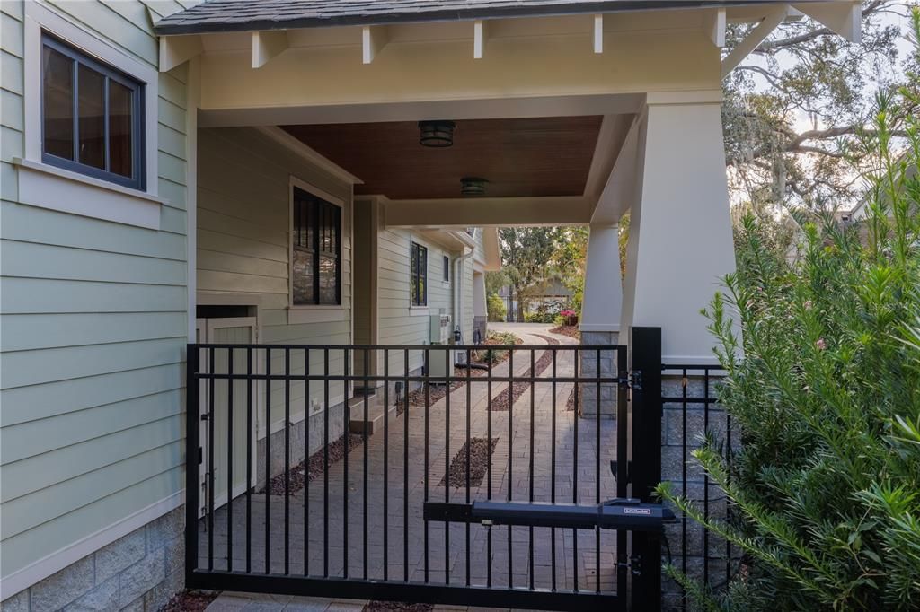 For Sale: $1,550,000 (4 beds, 4 baths, 3794 Square Feet)