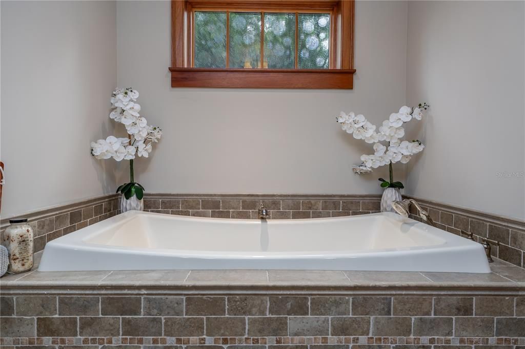 For Sale: $1,550,000 (4 beds, 4 baths, 3794 Square Feet)