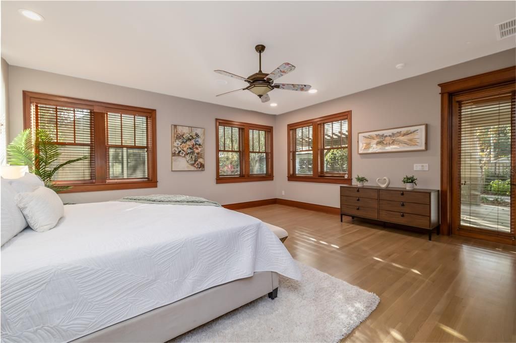 For Sale: $1,550,000 (4 beds, 4 baths, 3794 Square Feet)