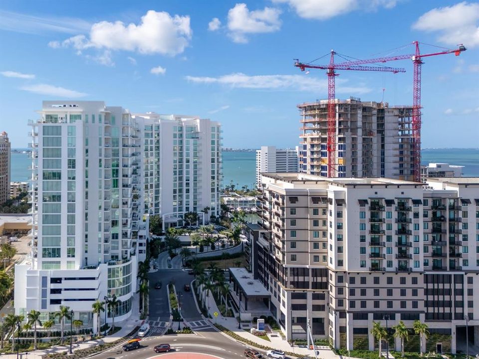 For Sale: $1,399,000 (2 beds, 3 baths, 1678 Square Feet)