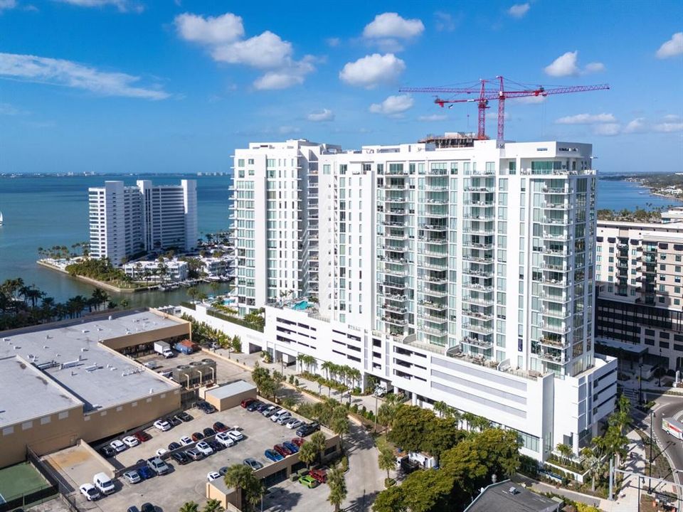 For Sale: $1,399,000 (2 beds, 3 baths, 1678 Square Feet)