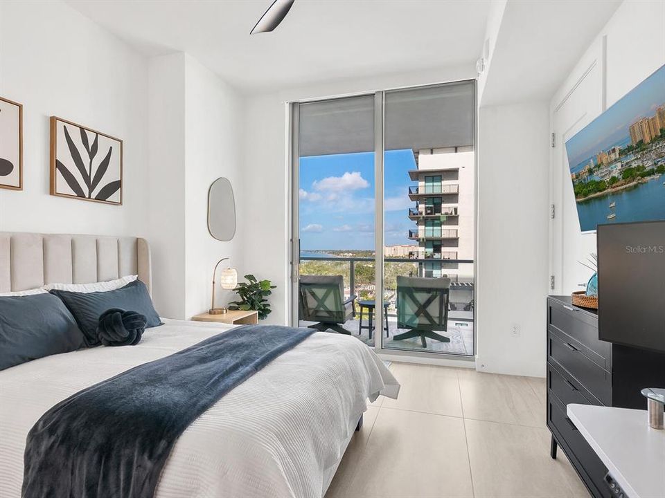 For Sale: $1,399,000 (2 beds, 3 baths, 1678 Square Feet)