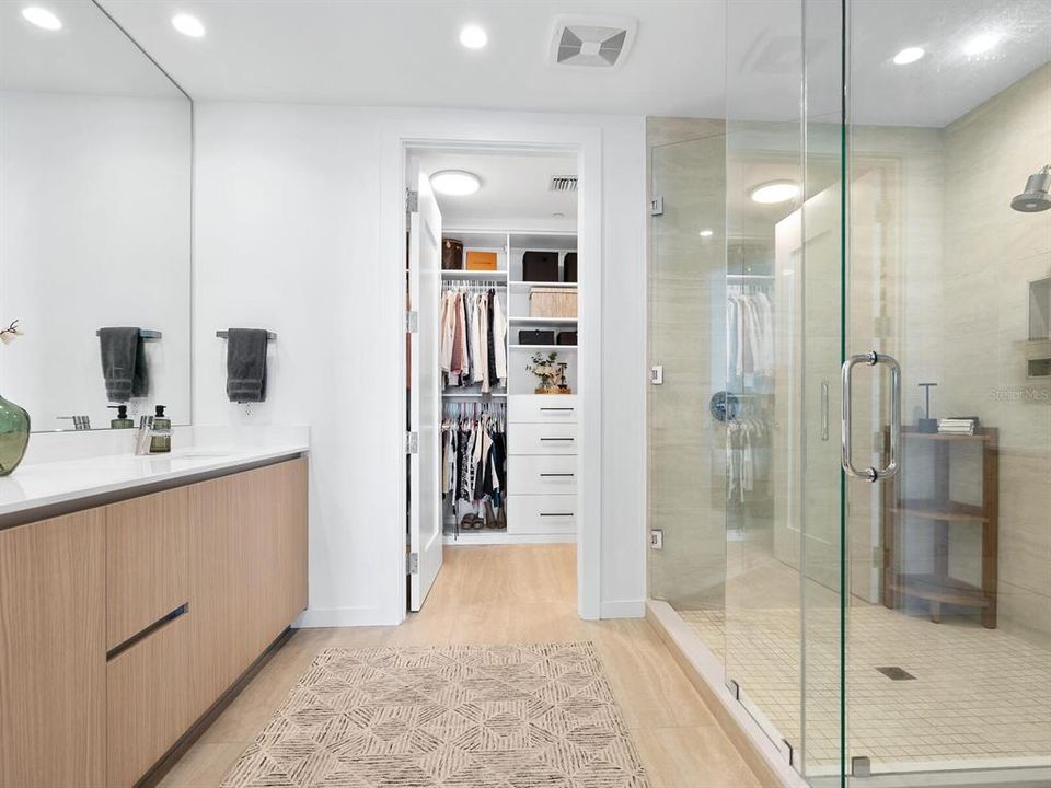 For Sale: $1,399,000 (2 beds, 3 baths, 1678 Square Feet)