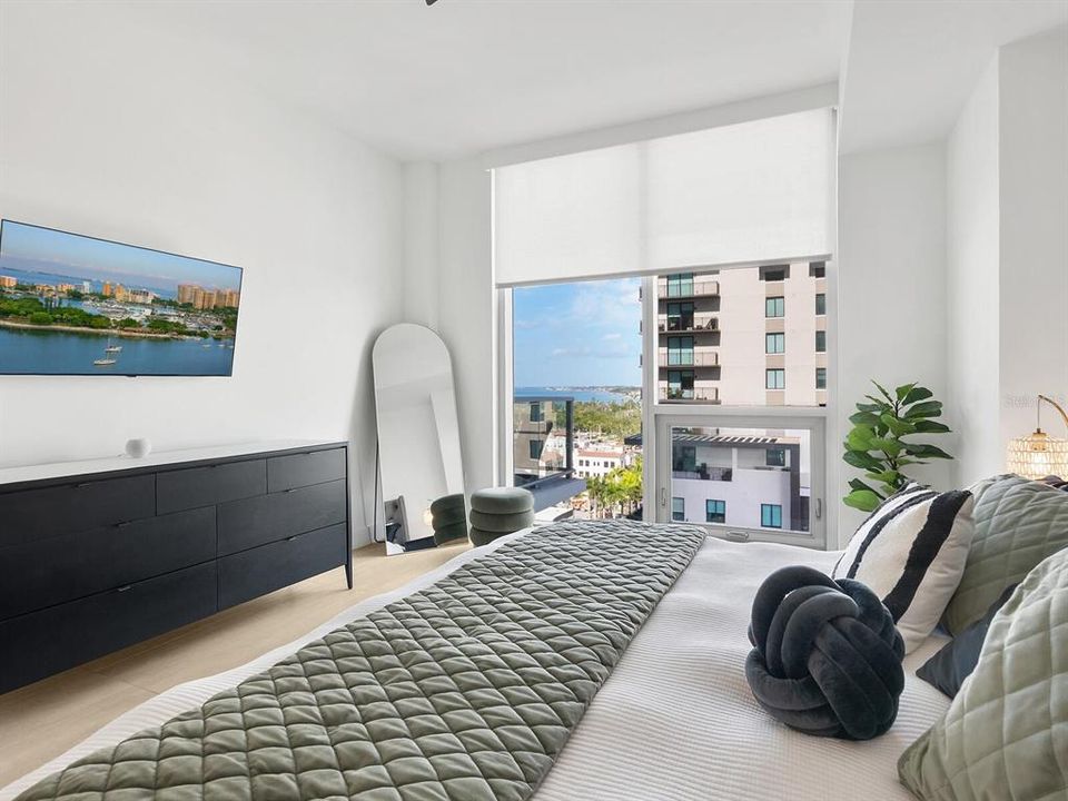 For Sale: $1,399,000 (2 beds, 3 baths, 1678 Square Feet)