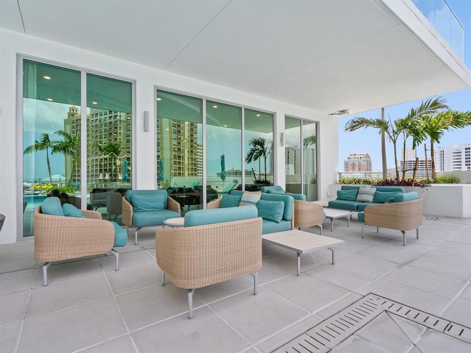 For Sale: $1,399,000 (2 beds, 3 baths, 1678 Square Feet)