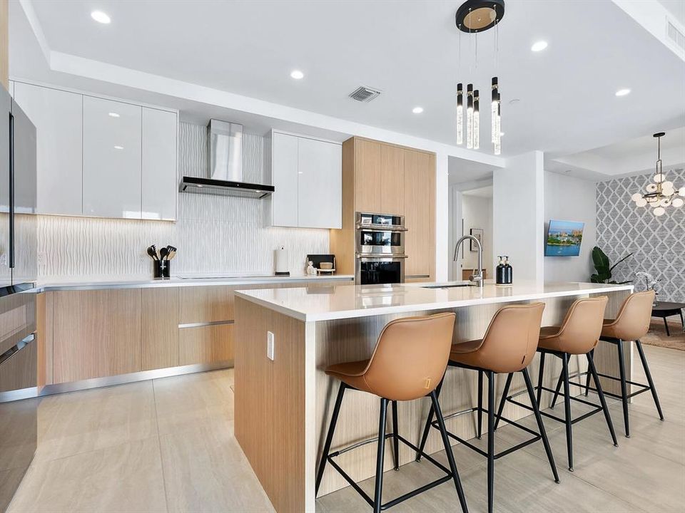 For Sale: $1,399,000 (2 beds, 3 baths, 1678 Square Feet)