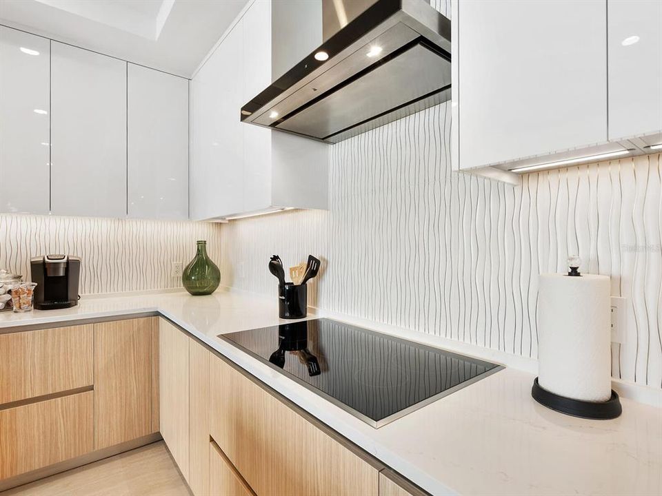 For Sale: $1,399,000 (2 beds, 3 baths, 1678 Square Feet)