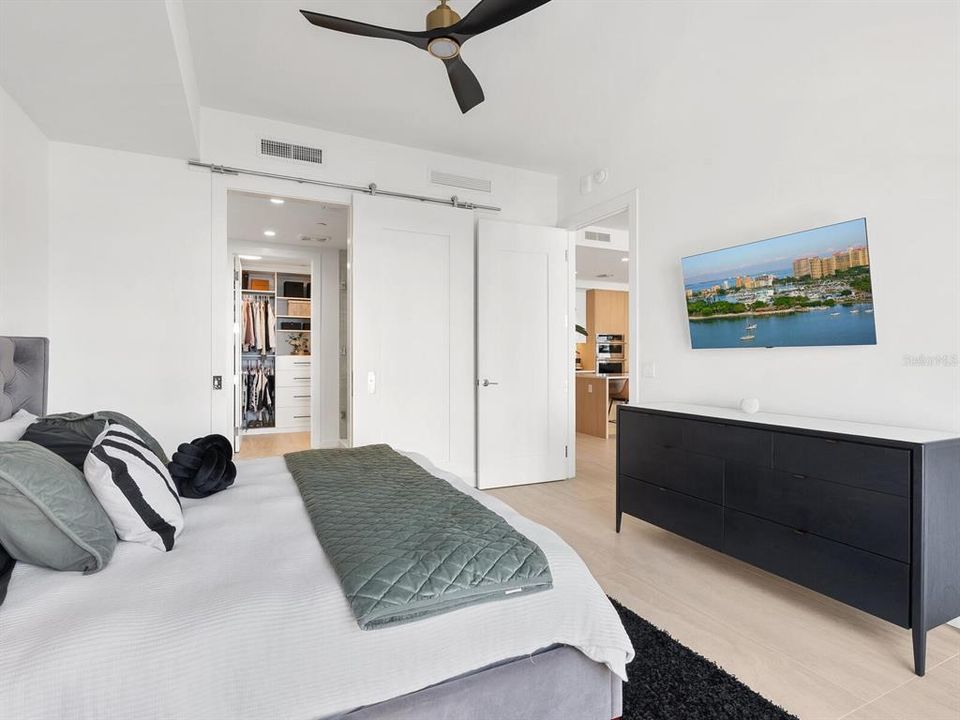 For Sale: $1,399,000 (2 beds, 3 baths, 1678 Square Feet)