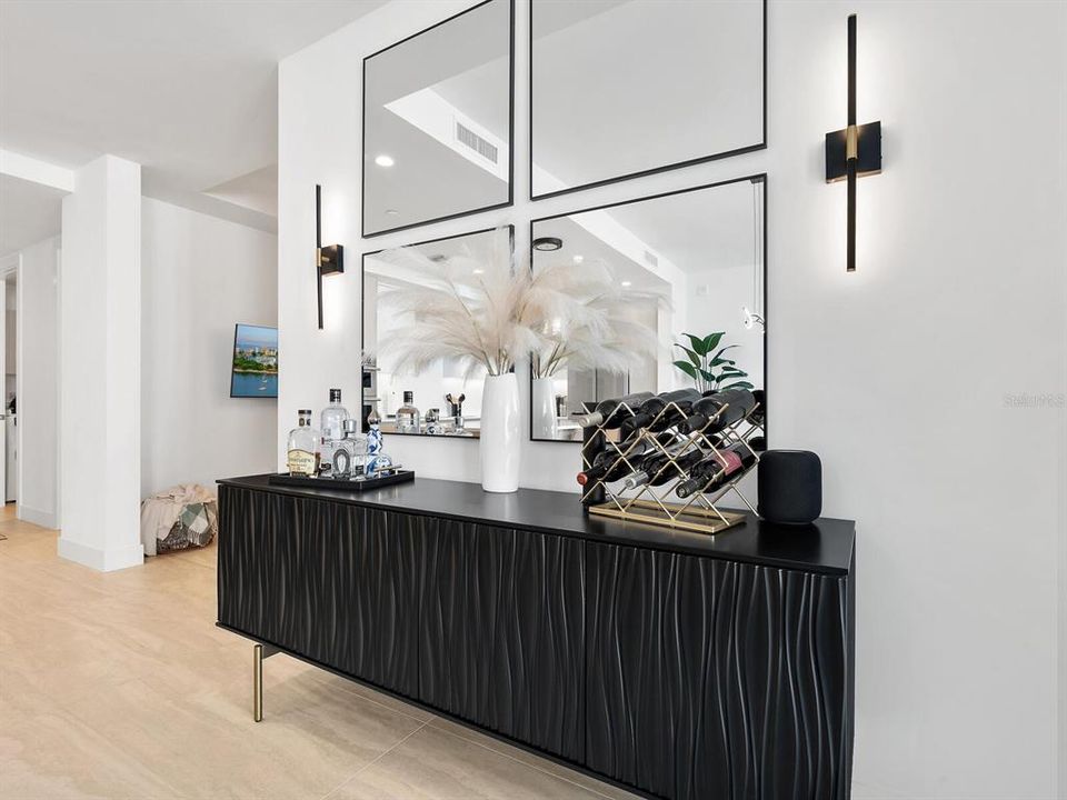 For Sale: $1,399,000 (2 beds, 3 baths, 1678 Square Feet)