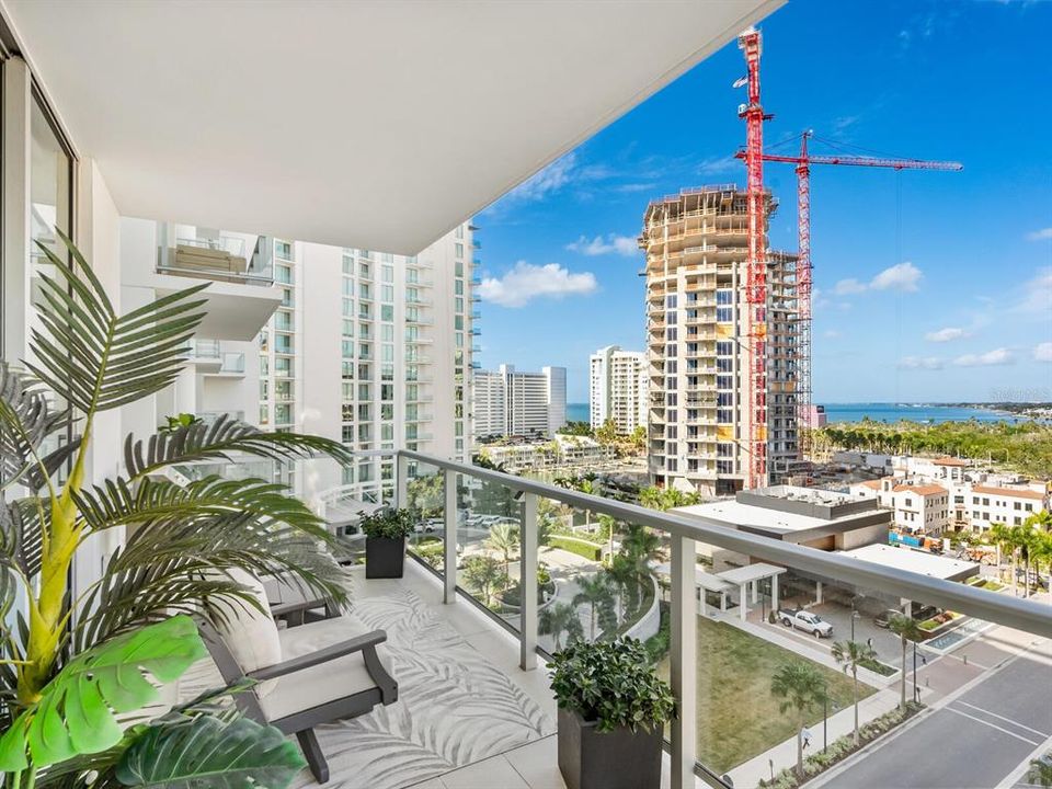 For Sale: $1,399,000 (2 beds, 3 baths, 1678 Square Feet)