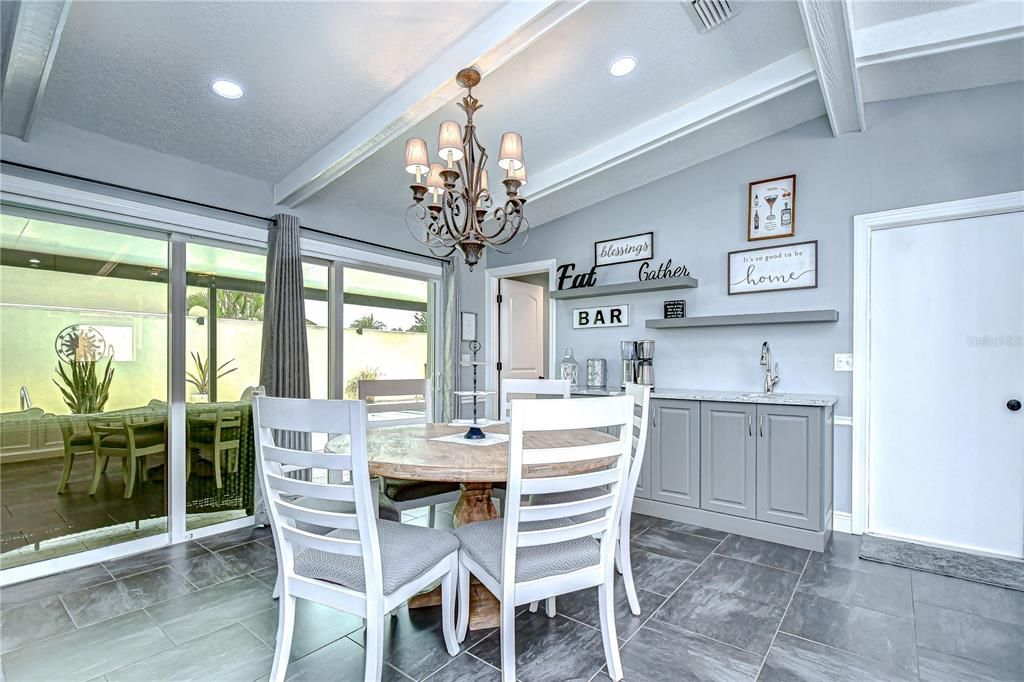 待售: $575,000 (3 贝兹, 2 浴室, 2038 平方英尺)