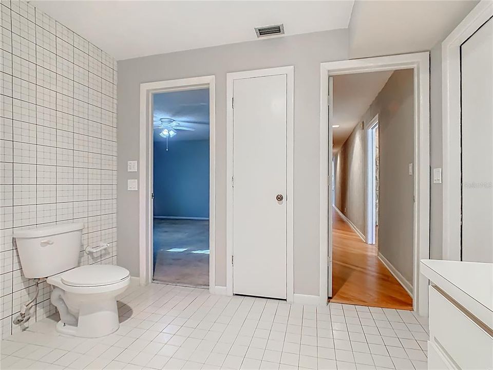 На продажу: $697,000 (5 спален, 3 ванн, 3650 Квадратных фут)