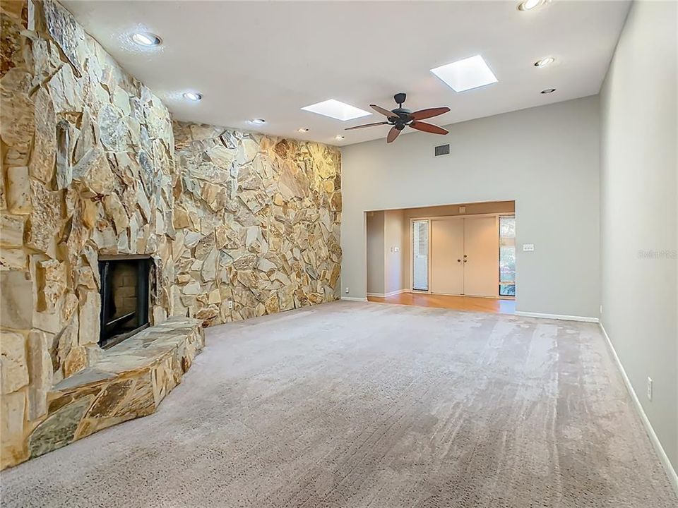 На продажу: $697,000 (5 спален, 3 ванн, 3650 Квадратных фут)