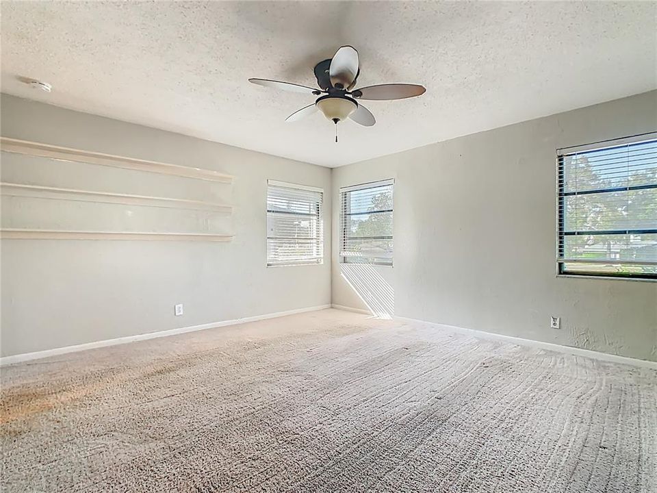 На продажу: $697,000 (5 спален, 3 ванн, 3650 Квадратных фут)