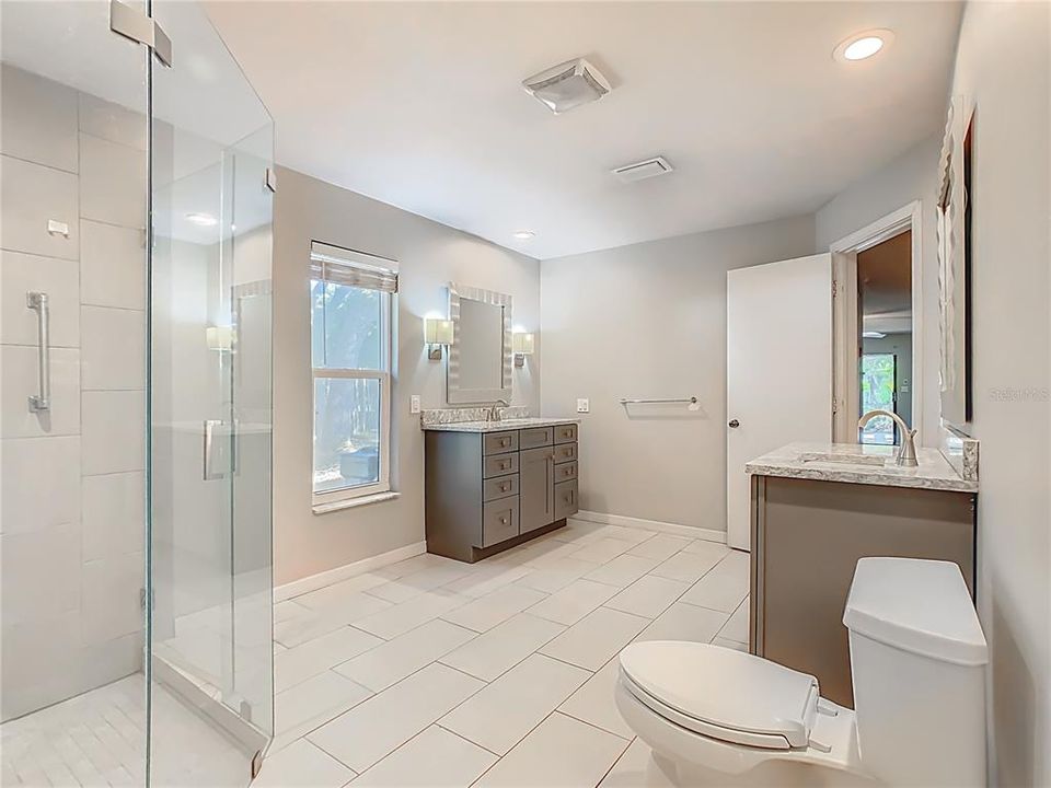 На продажу: $697,000 (5 спален, 3 ванн, 3650 Квадратных фут)