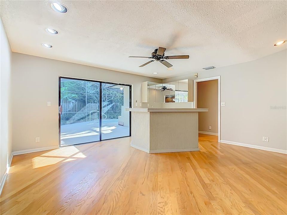 На продажу: $697,000 (5 спален, 3 ванн, 3650 Квадратных фут)