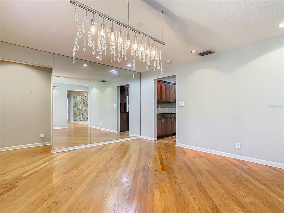 На продажу: $697,000 (5 спален, 3 ванн, 3650 Квадратных фут)