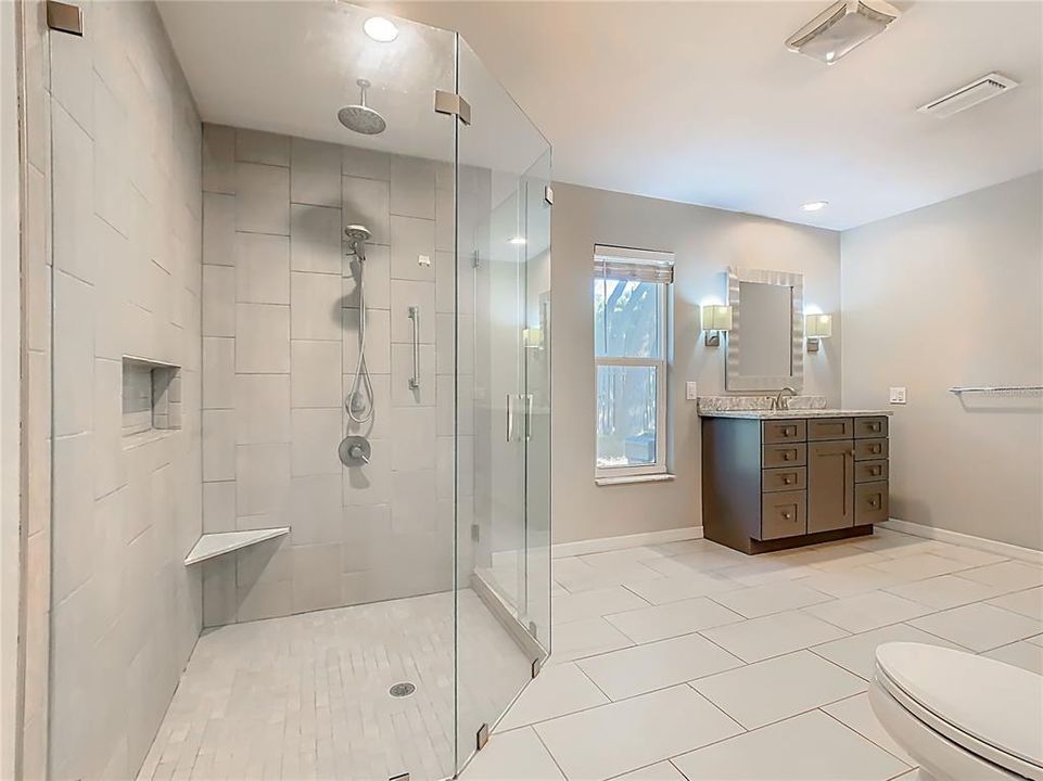 На продажу: $697,000 (5 спален, 3 ванн, 3650 Квадратных фут)