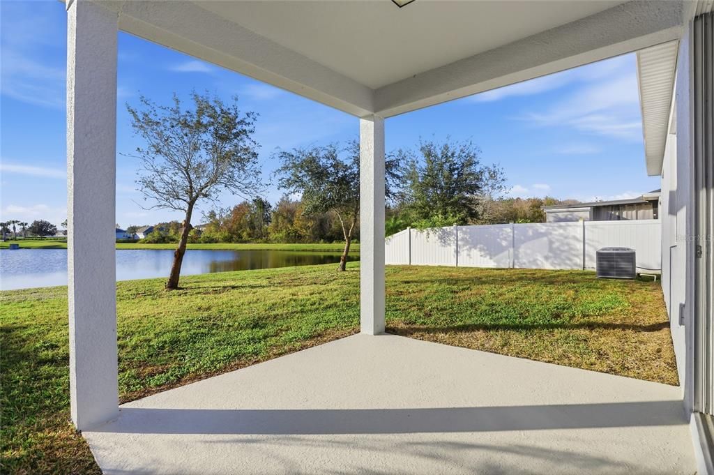 На продажу: $389,999 (4 спален, 2 ванн, 1696 Квадратных фут)