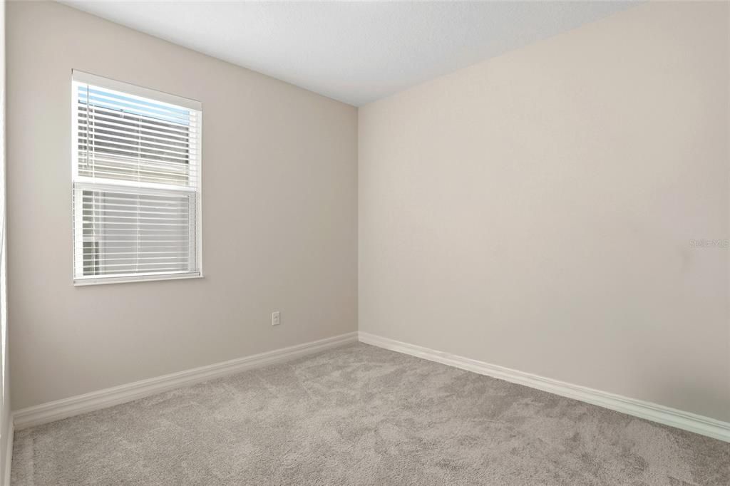 На продажу: $389,999 (4 спален, 2 ванн, 1696 Квадратных фут)