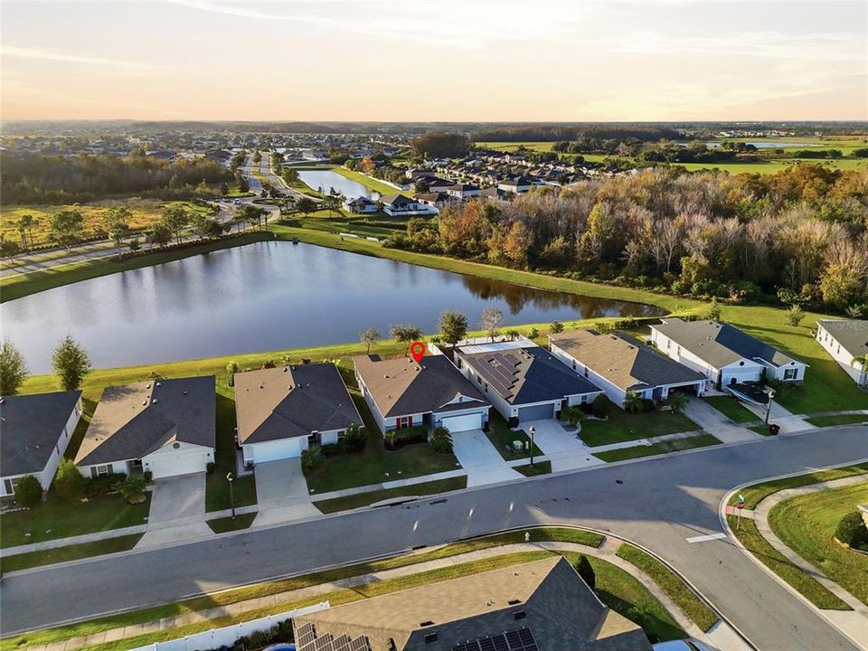 На продажу: $389,999 (4 спален, 2 ванн, 1696 Квадратных фут)