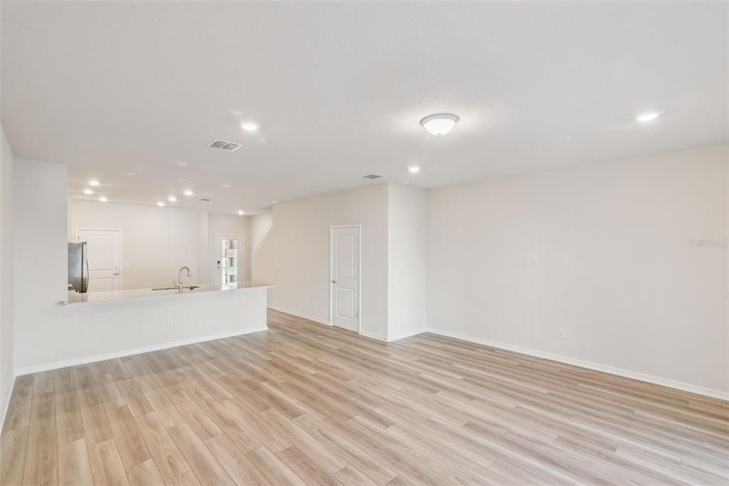 For Rent: $2,500 (3 beds, 2 baths, 1907 Square Feet)