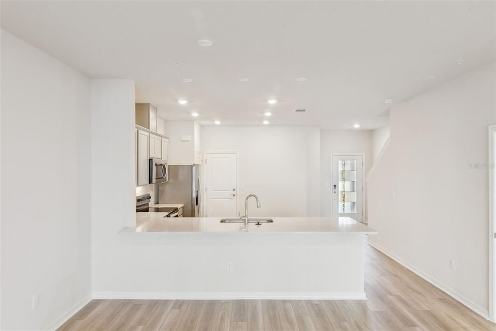 For Rent: $2,500 (3 beds, 2 baths, 1907 Square Feet)