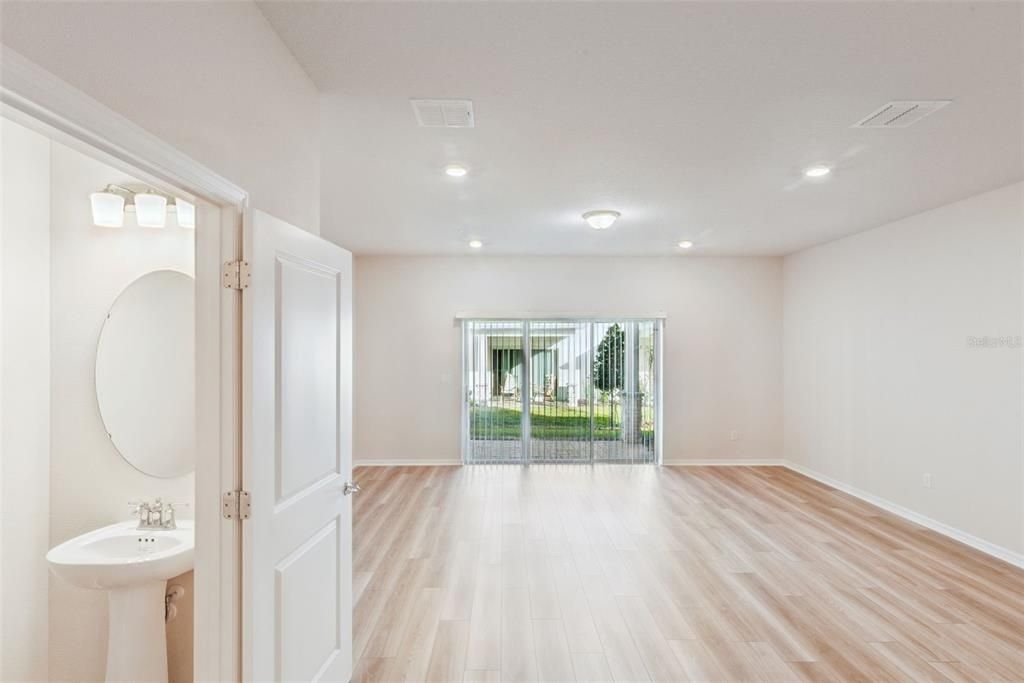 For Rent: $2,500 (3 beds, 2 baths, 1907 Square Feet)