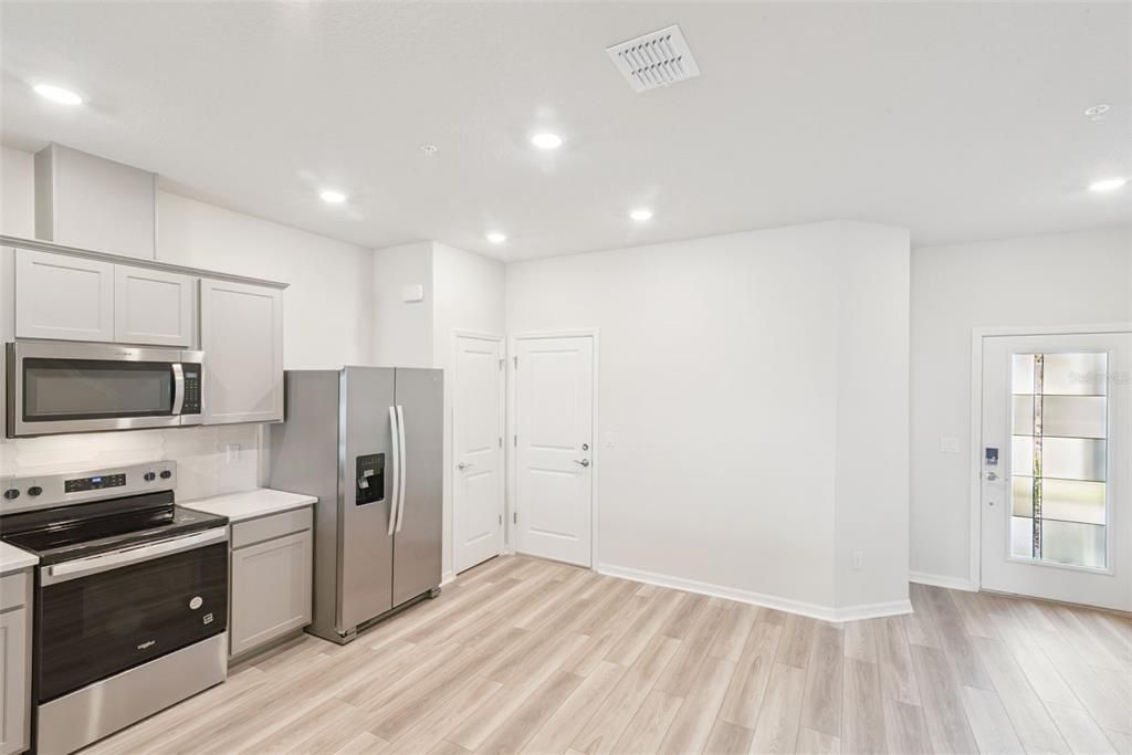 For Rent: $2,500 (3 beds, 2 baths, 1907 Square Feet)