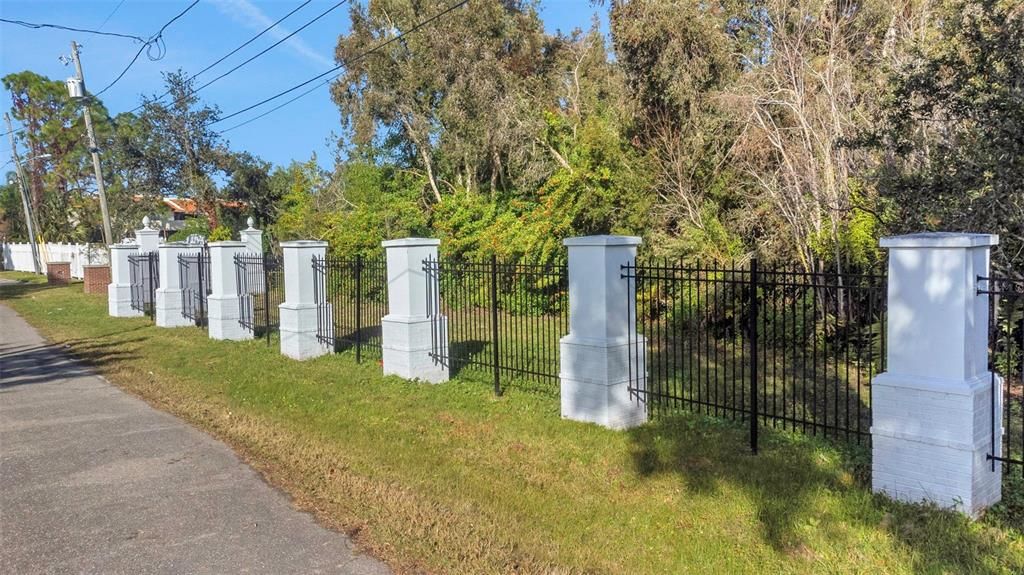 For Sale: $1,390,000 (2.89 acres)