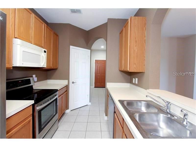 For Rent: $1,990 (3 beds, 2 baths, 1408 Square Feet)