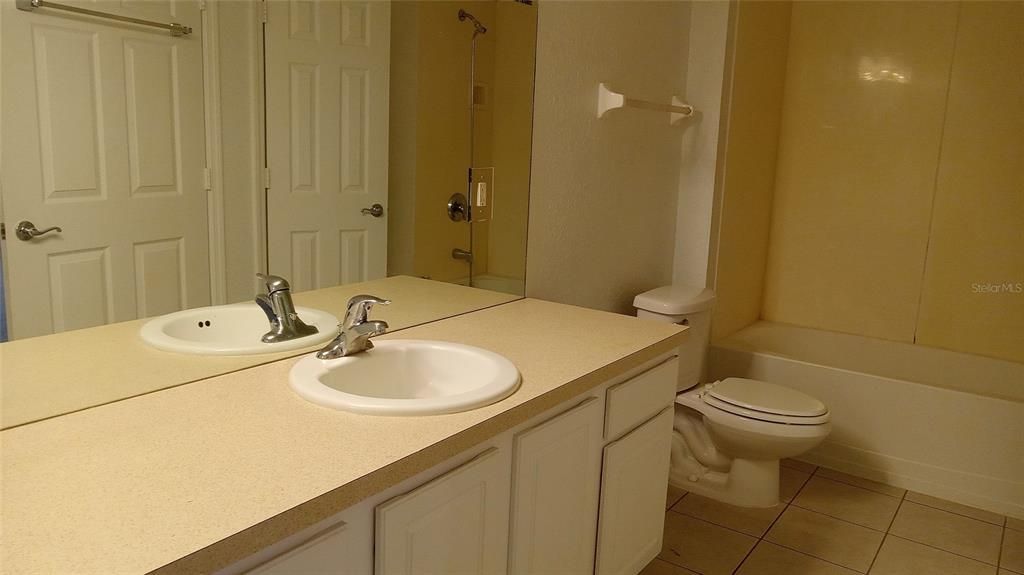 For Rent: $1,990 (3 beds, 2 baths, 1408 Square Feet)