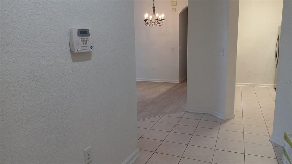For Rent: $1,990 (3 beds, 2 baths, 1408 Square Feet)