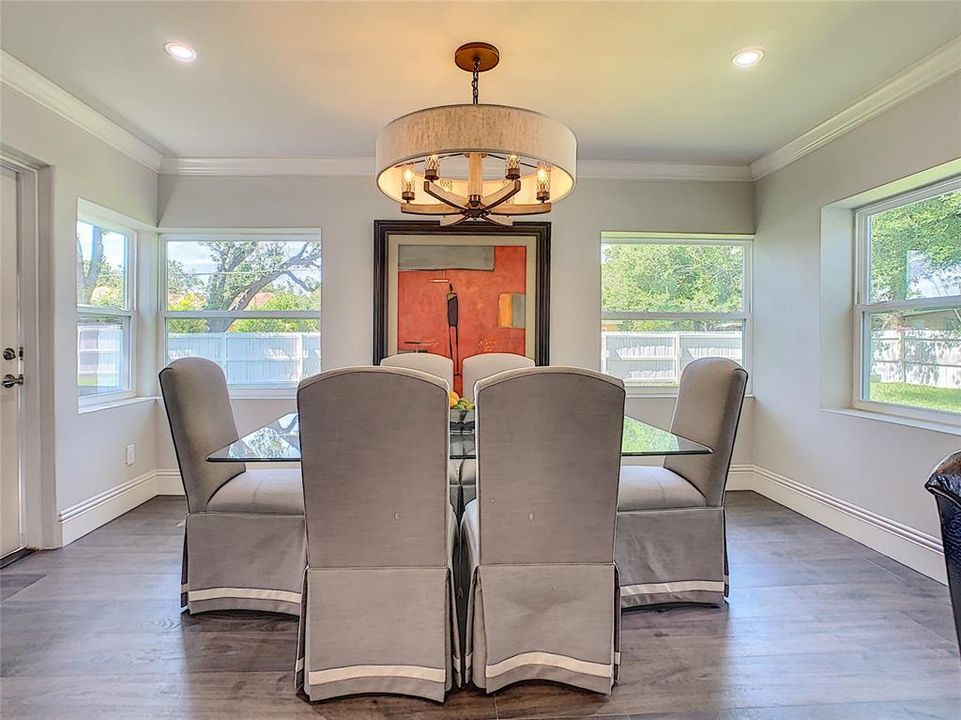 出租: $3,499 (3 贝兹, 2 浴室, 1800 平方英尺)