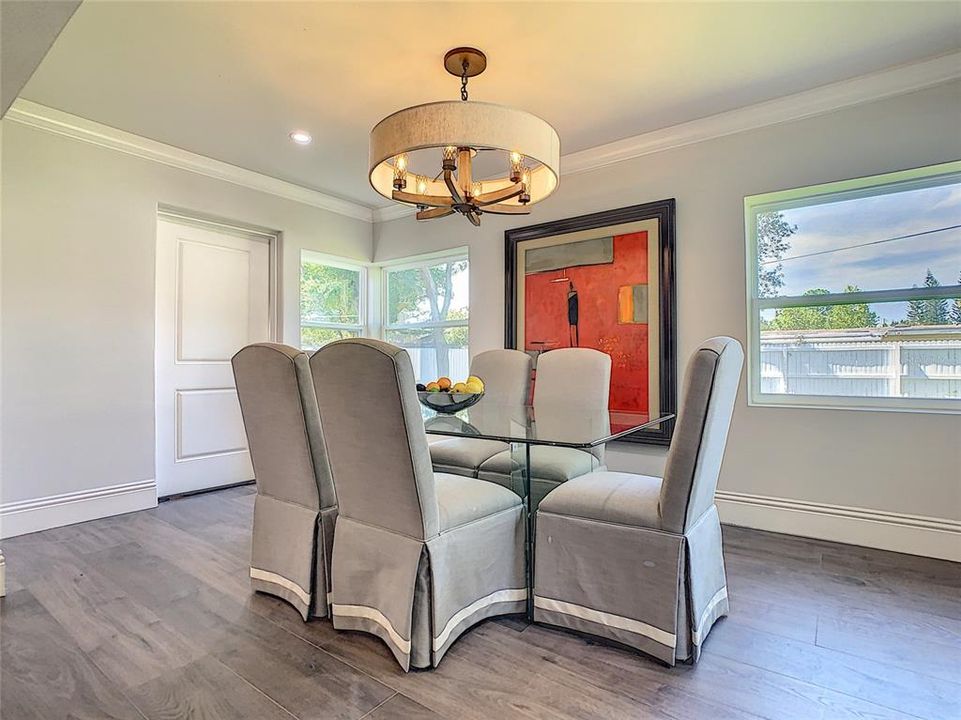 出租: $3,499 (3 贝兹, 2 浴室, 1800 平方英尺)