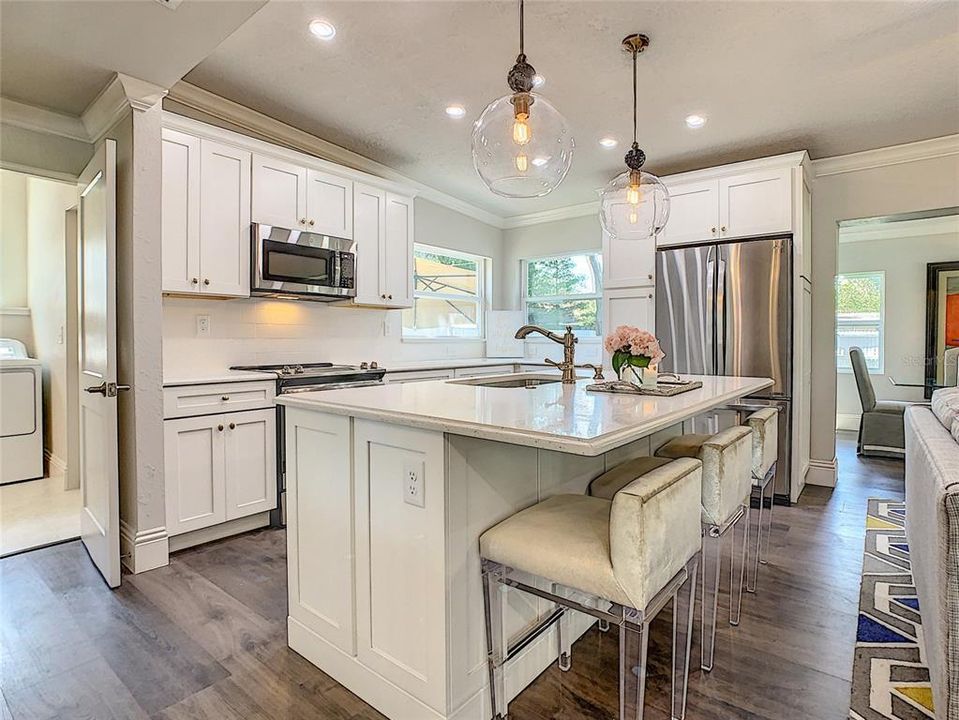 出租: $3,499 (3 贝兹, 2 浴室, 1800 平方英尺)