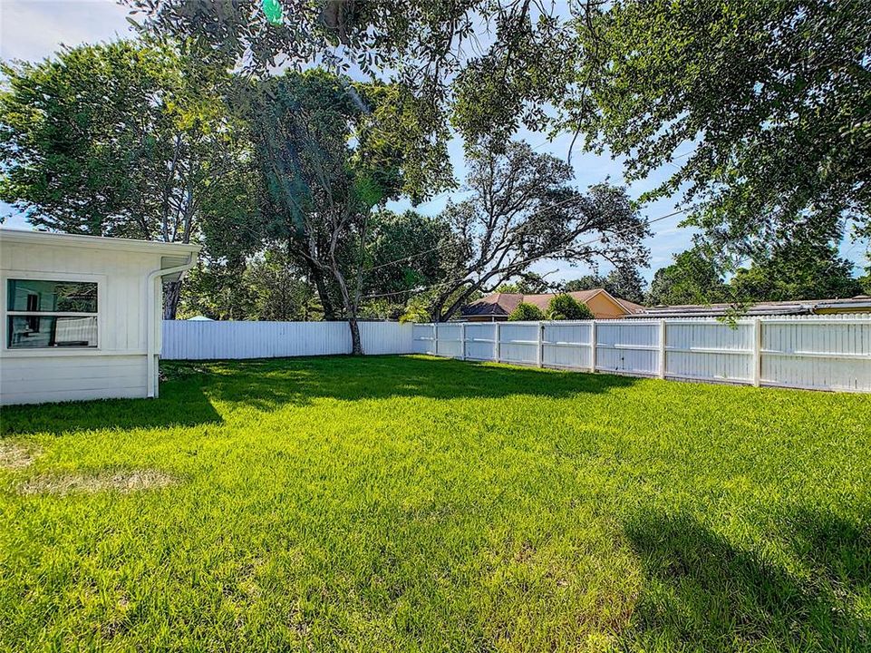 出租: $3,499 (3 贝兹, 2 浴室, 1800 平方英尺)