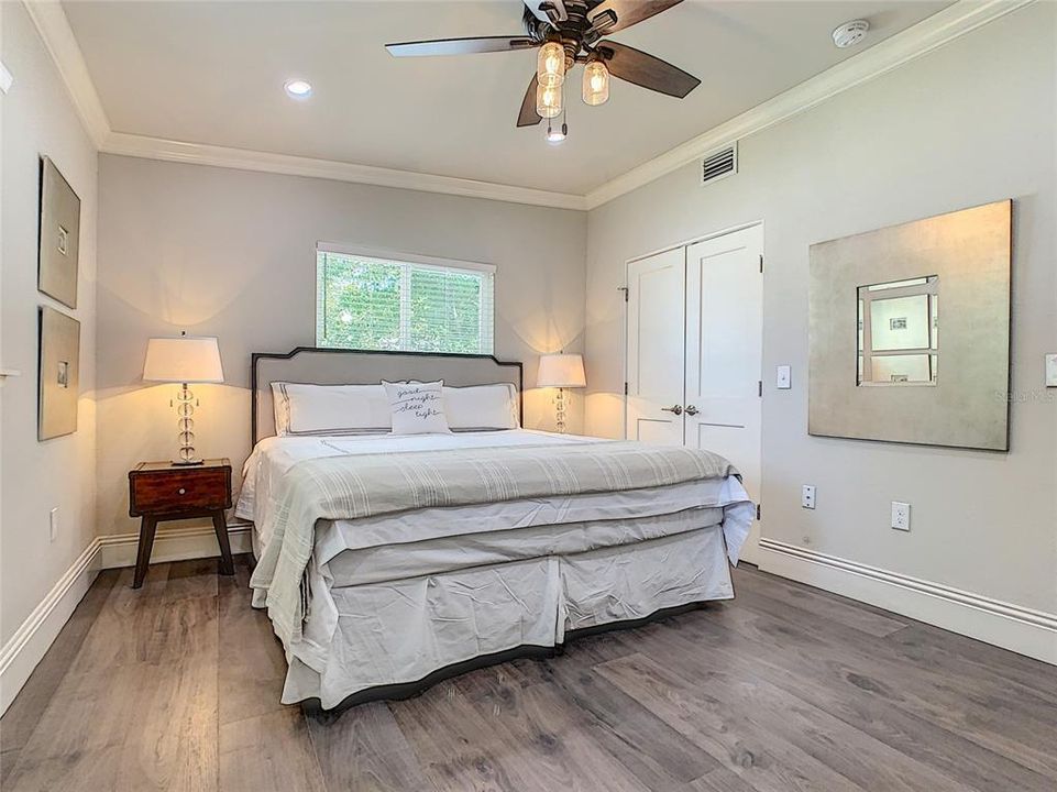 出租: $3,499 (3 贝兹, 2 浴室, 1800 平方英尺)