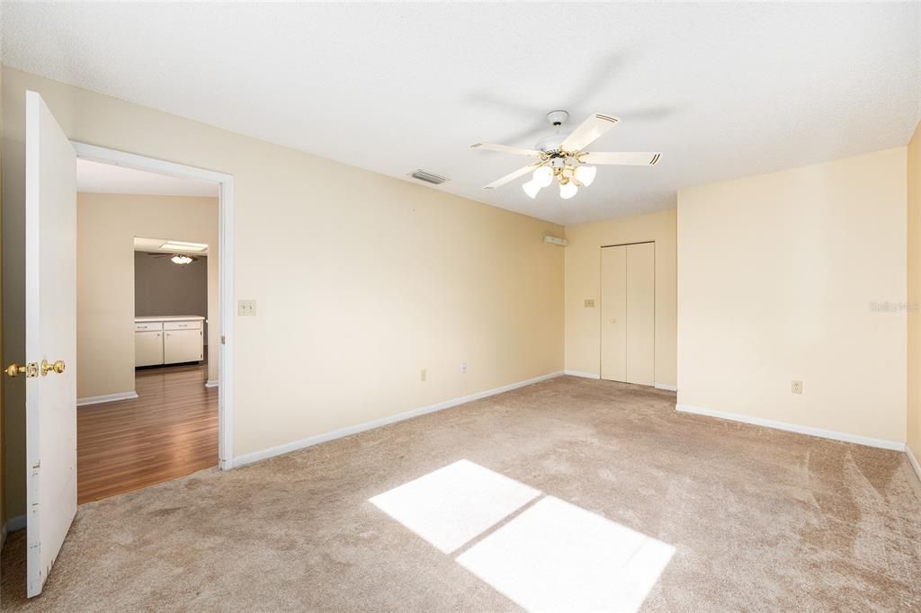 待售: $170,000 (3 贝兹, 2 浴室, 1404 平方英尺)