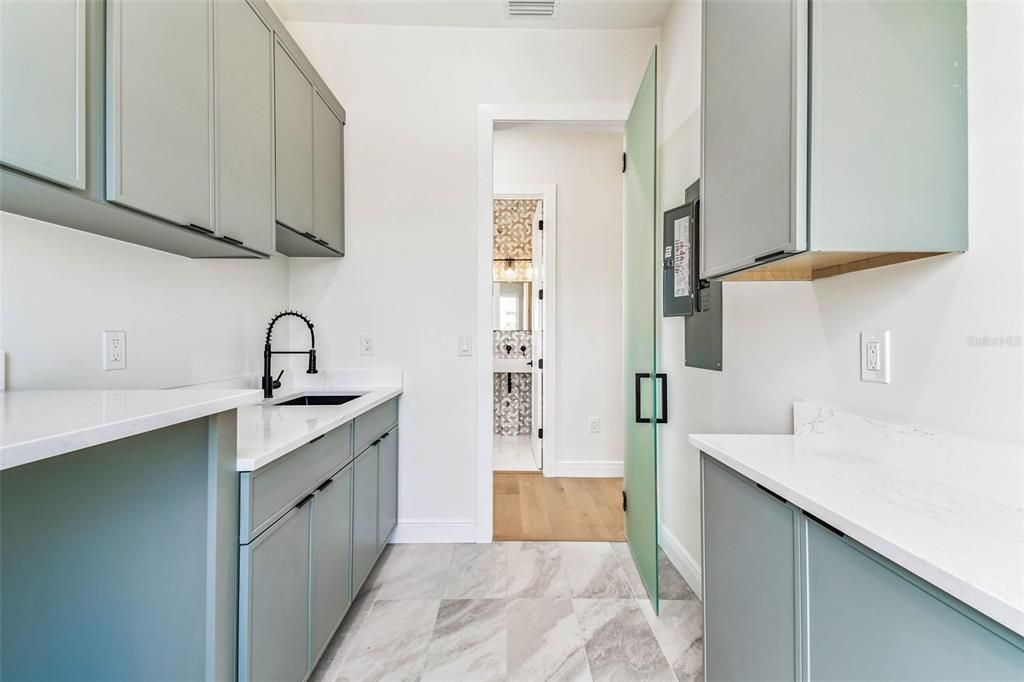 В аренду: $20,000 (4 спален, 4 ванн, 3844 Квадратных фут)