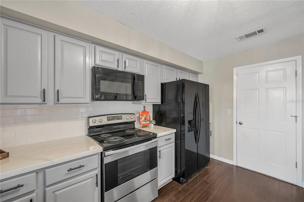 For Sale: $379,800 (3 beds, 2 baths, 1841 Square Feet)