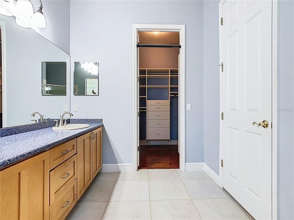 待售: $480,000 (3 贝兹, 2 浴室, 2719 平方英尺)