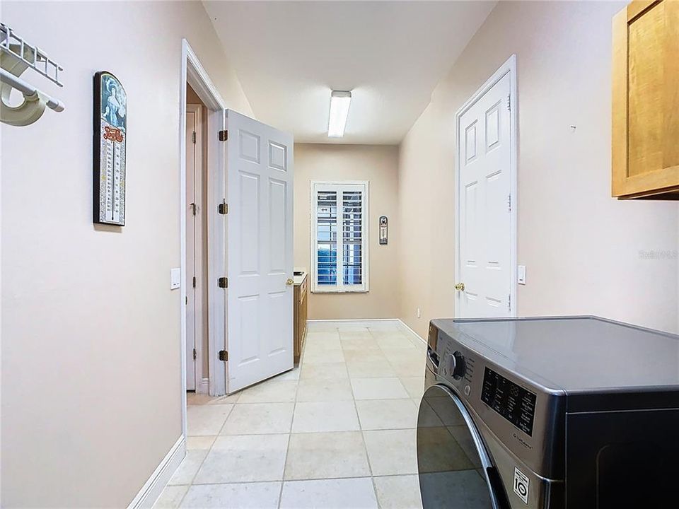 待售: $480,000 (3 贝兹, 2 浴室, 2719 平方英尺)