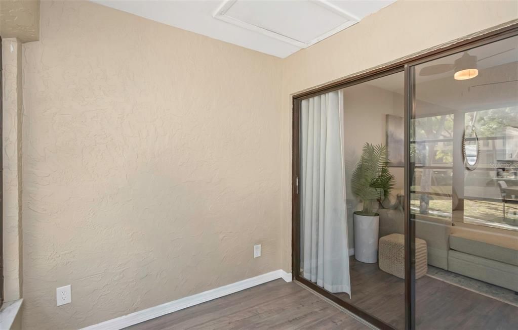 待售: $185,000 (2 贝兹, 2 浴室, 940 平方英尺)