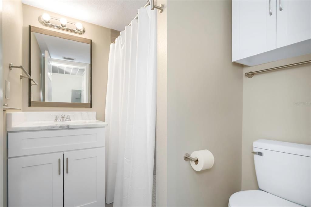 待售: $185,000 (2 贝兹, 2 浴室, 940 平方英尺)