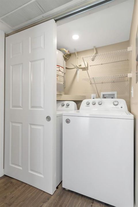 待售: $185,000 (2 贝兹, 2 浴室, 940 平方英尺)