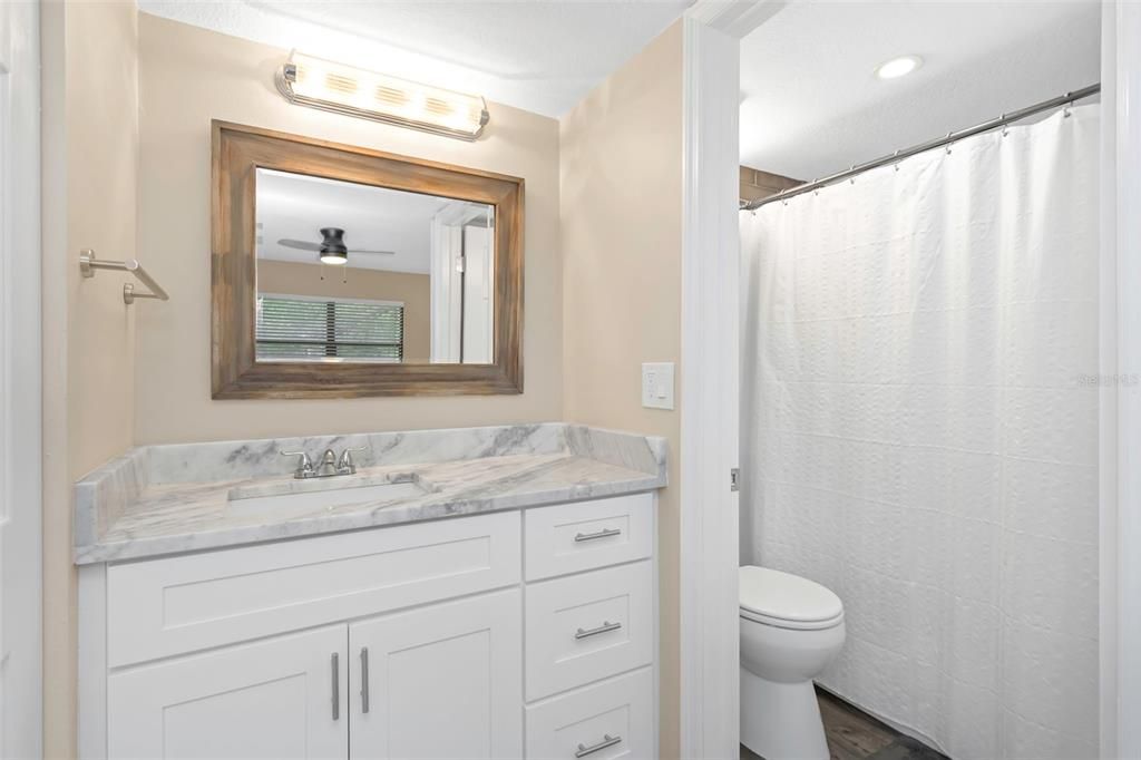 待售: $185,000 (2 贝兹, 2 浴室, 940 平方英尺)