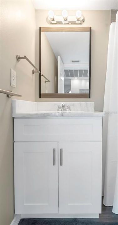 待售: $185,000 (2 贝兹, 2 浴室, 940 平方英尺)