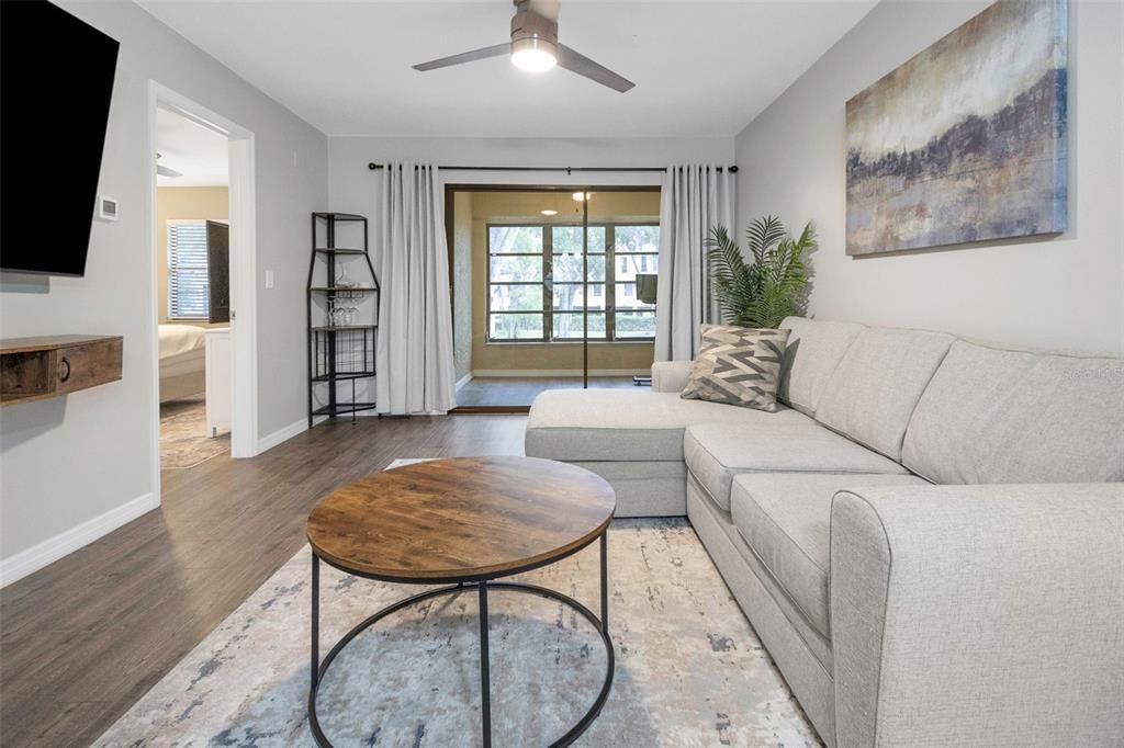 待售: $185,000 (2 贝兹, 2 浴室, 940 平方英尺)